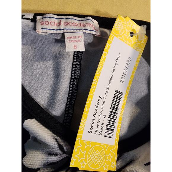 Social Academy Girls Floral Cold Shoulder Dress Size 8 Stitch Fix NWT - Picture 3 of 3